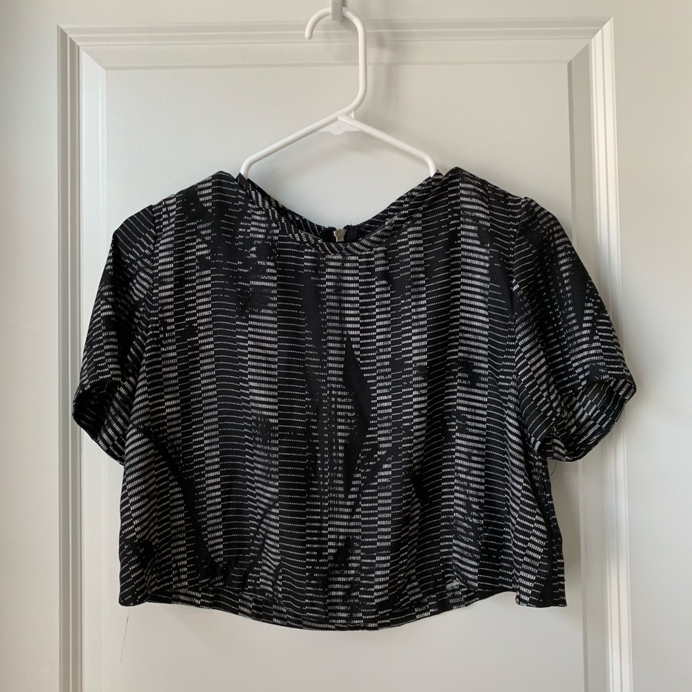 Urban Outfitters Silence & Noise Crop Top Size S